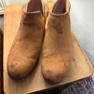 Chic Soul Women's Suede Ankle Booties in Cognac Brown